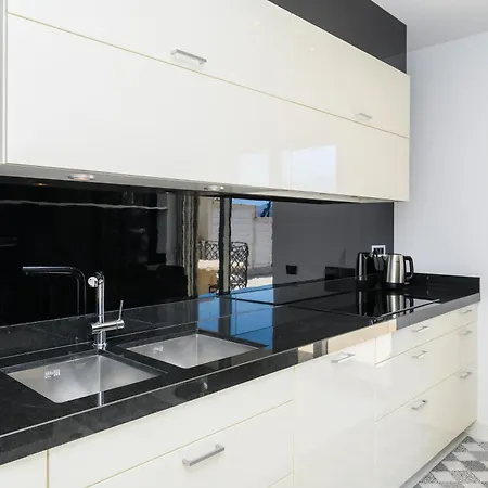 Regal Penthouse Apartment *