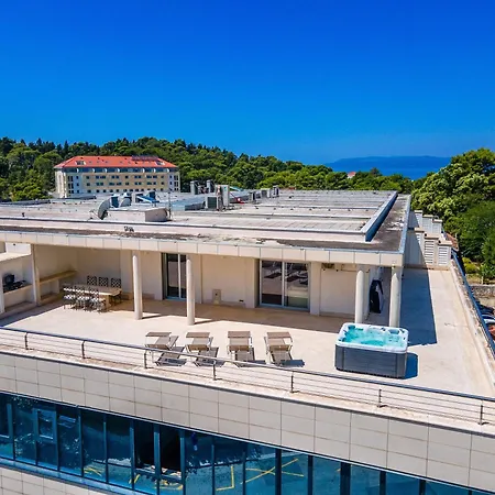 Regal Penthouse Apartment Makarska